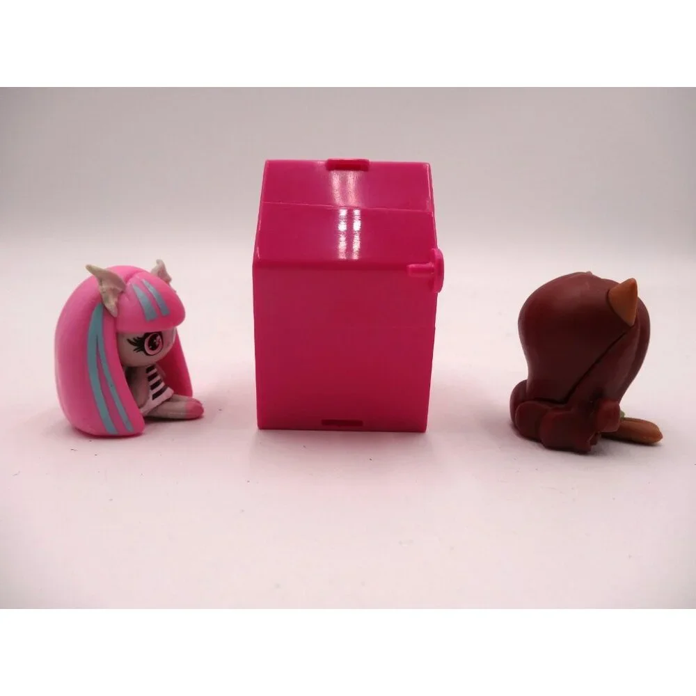 Monster High Minis Clawdeen Wolf Sleepover Ghouls Figure in Locker Rochelle Goyl